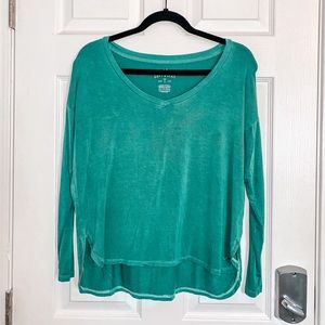American Eagle Turquoise VNeck Longsleeve